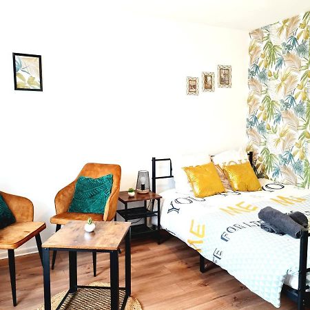 Appartamento Le Petit Charmeur, Parking, Wifi, Gare Flers  Esterno foto