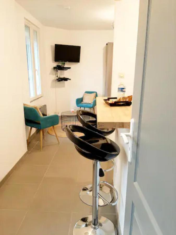 Appartamento Le Petit Charmeur, Parking, Wifi, Gare Flers  Esterno foto