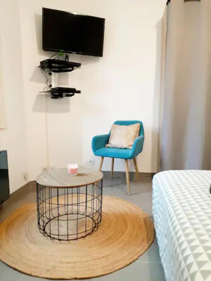 Appartamento Le Petit Charmeur, Parking, Wifi, Gare Flers  Esterno foto