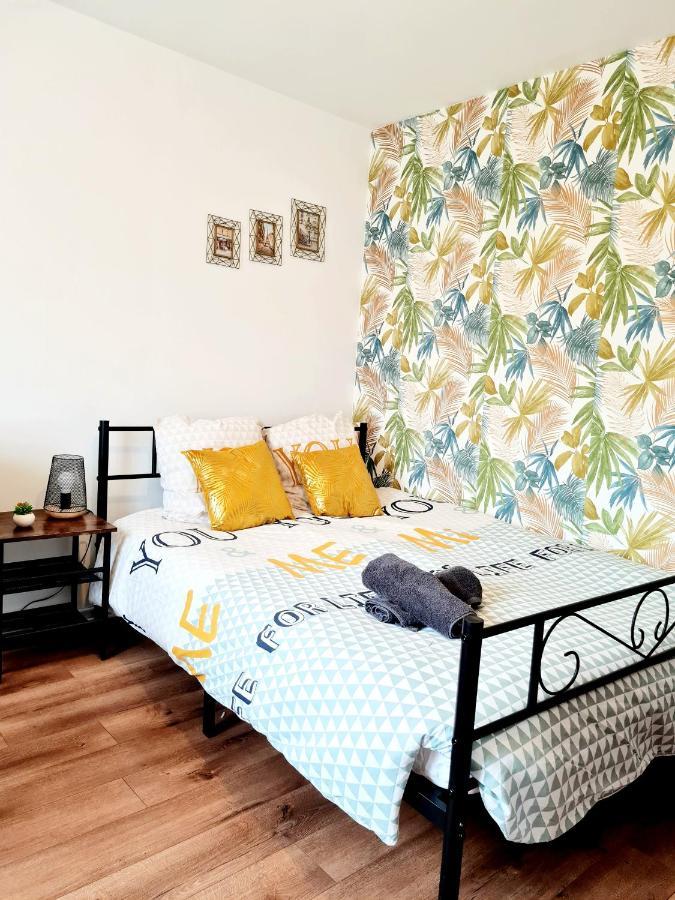 Appartamento Le Petit Charmeur, Parking, Wifi, Gare Flers  Esterno foto