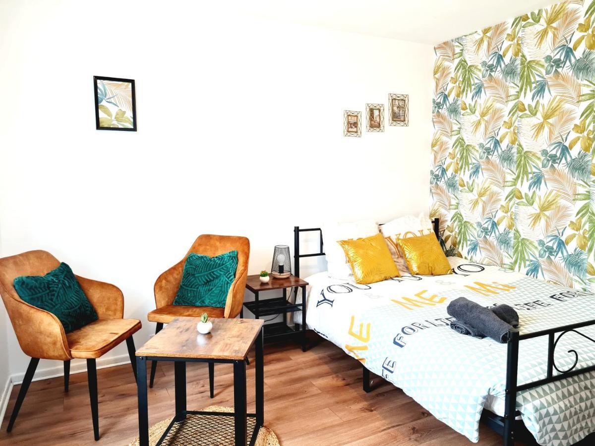 Appartamento Le Petit Charmeur, Parking, Wifi, Gare Flers  Esterno foto