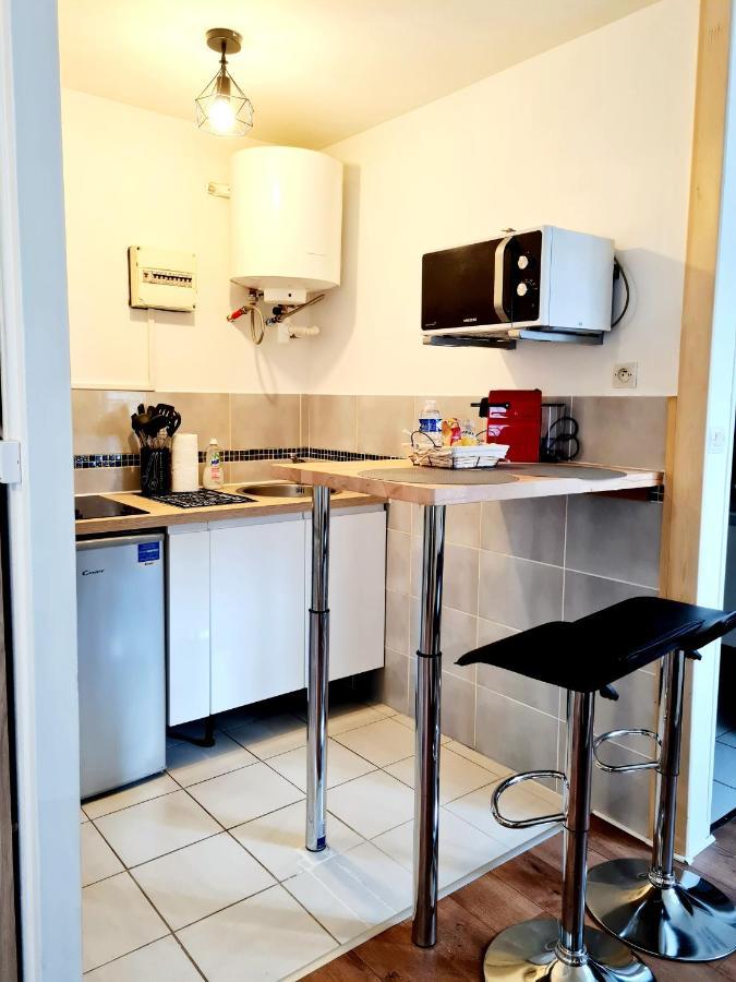 Appartamento Le Petit Charmeur, Parking, Wifi, Gare Flers  Esterno foto