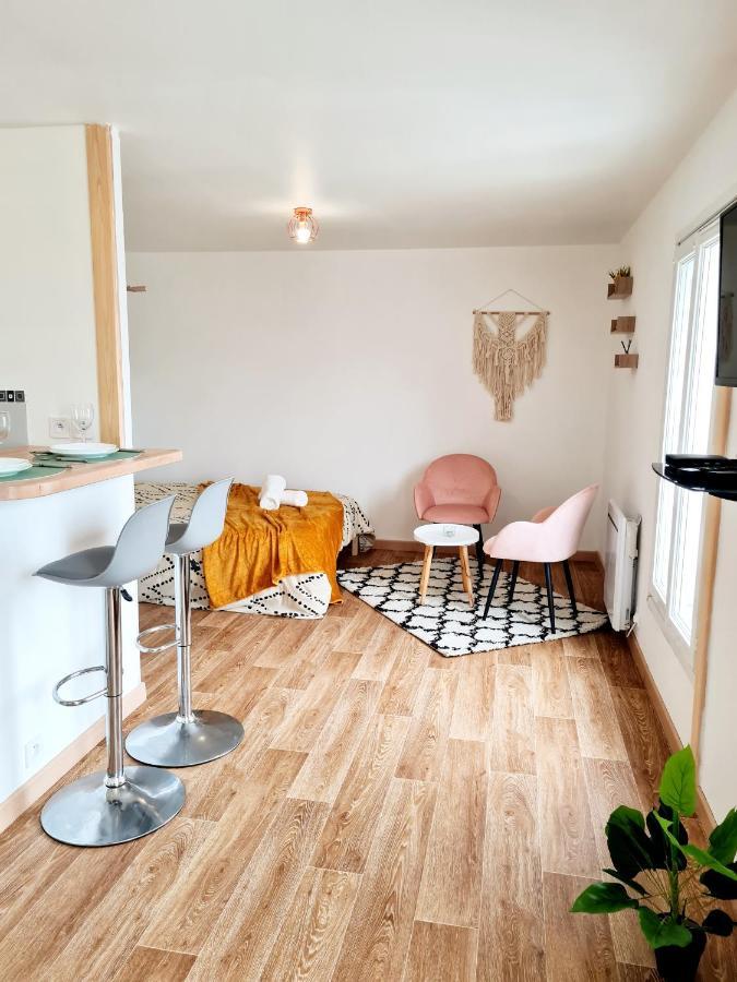 Appartamento Le Petit Charmeur, Parking, Wifi, Gare Flers  Esterno foto