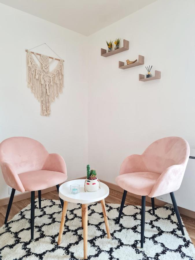 Appartamento Le Petit Charmeur, Parking, Wifi, Gare Flers  Esterno foto