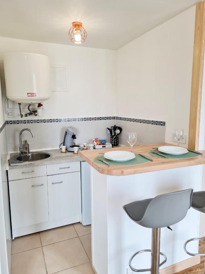 Appartamento Le Petit Charmeur, Parking, Wifi, Gare Flers  Esterno foto